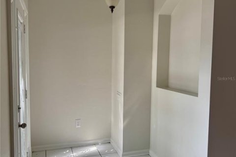 House in Orlando, Florida 4 bedrooms, 179.86 sq.m. № 1879845 - photo 5