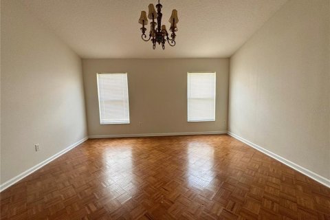 House in Orlando, Florida 4 bedrooms, 179.86 sq.m. № 1879845 - photo 11