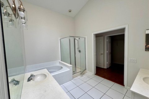 House in Orlando, Florida 4 bedrooms, 179.86 sq.m. № 1879845 - photo 13