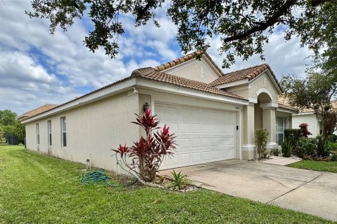 House in Orlando, Florida 4 bedrooms, 179.86 sq.m. № 1879845 - photo 2