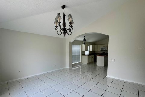 House in Orlando, Florida 4 bedrooms, 179.86 sq.m. № 1879845 - photo 16