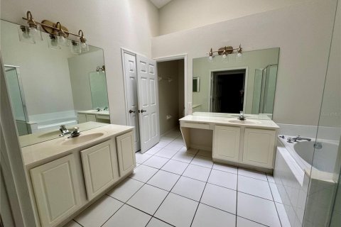 House in Orlando, Florida 4 bedrooms, 179.86 sq.m. № 1879845 - photo 12