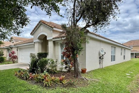 House in Orlando, Florida 4 bedrooms, 179.86 sq.m. № 1879845 - photo 3