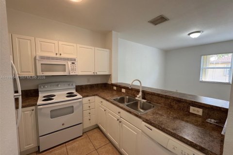 Снять в аренду кондоминиум в Хомстед, Флорида 3 спальни, 98.66м2, № 2065074 - фото 4