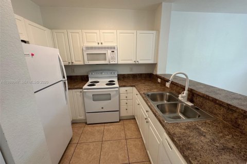 Снять в аренду кондоминиум в Хомстед, Флорида 3 спальни, 98.66м2, № 2065074 - фото 5