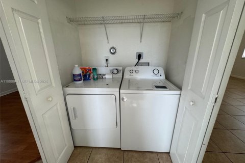 Снять в аренду кондоминиум в Хомстед, Флорида 3 спальни, 98.66м2, № 2065074 - фото 23