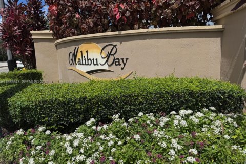 Снять в аренду кондоминиум в Хомстед, Флорида 3 спальни, 98.66м2, № 2065074 - фото 2