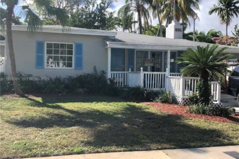 Casa en alquiler en Fort Lauderdale, Florida, 2 dormitorios, 130.06 m2 № 1991068 - foto 1