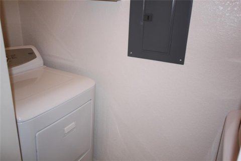 Condo in Riverview, Florida, 2 bedrooms  № 1912305 - photo 9