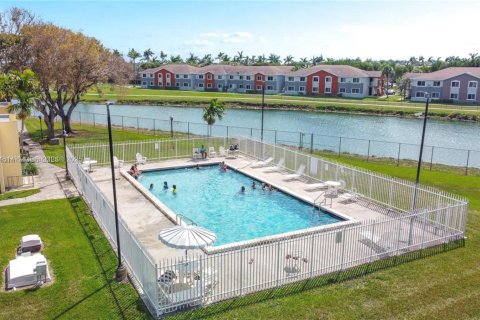 Condominio en alquiler en Cutler Bay, Florida, 1 dormitorio, 62.24 m2 № 1956500 - foto 15