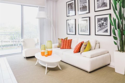 Снять в аренду квартиру в Майами, Флорида 1 спальня, 66.52м2, № 1992458 - фото 7