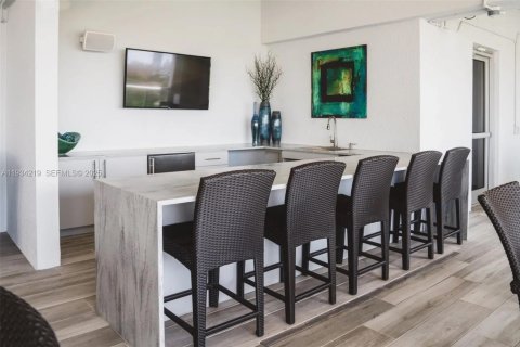 Снять в аренду квартиру в Майами, Флорида 1 спальня, 66.52м2, № 1992458 - фото 6