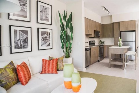 Снять в аренду квартиру в Майами, Флорида 1 спальня, 66.52м2, № 1992458 - фото 8