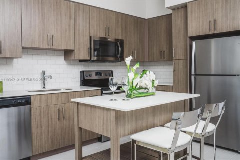 Снять в аренду квартиру в Майами, Флорида 1 спальня, 66.52м2, № 1992458 - фото 5