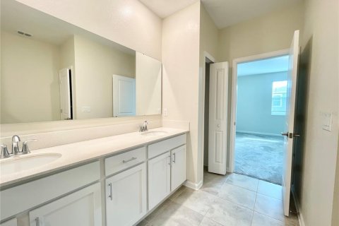 House in Kissimmee, Florida 5 bedrooms, 296.64 sq.m. № 2104963 - photo 8