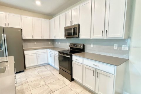 House in Kissimmee, Florida 5 bedrooms, 296.64 sq.m. № 2104963 - photo 5