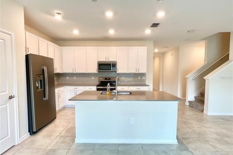 House in Kissimmee, Florida 5 bedrooms, 296.64 sq.m. № 2104963 - photo 4