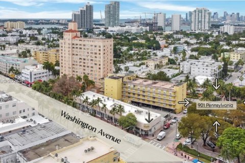 Commercial property in Miami Beach, Florida № 2060956 - photo 8