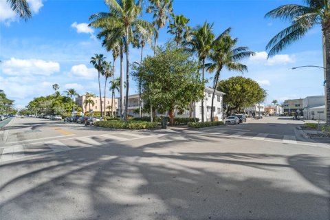 Commercial property in Miami Beach, Florida № 2060956 - photo 16