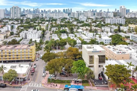 Commercial property in Miami Beach, Florida № 2060956 - photo 20