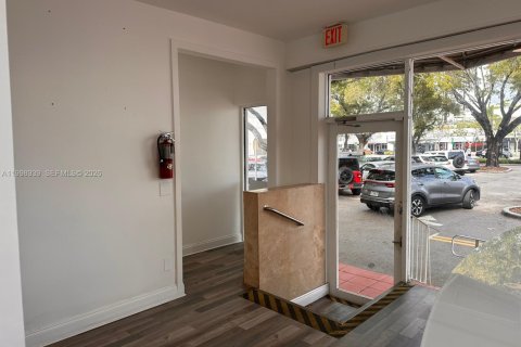 Commercial property in Miami Beach, Florida № 2060956 - photo 29