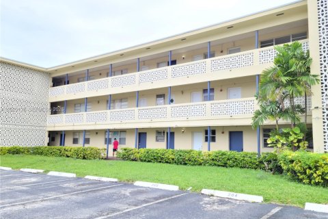 Condo in North Miami, Florida, 2 bedrooms  № 2267605
