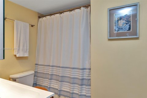 Condominio en venta en Miami Beach, Florida, 1 dormitorio, 77.76 m2 № 2089819 - foto 24