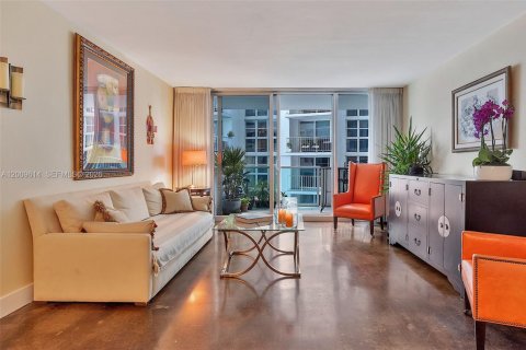 Condominio en venta en Miami Beach, Florida, 1 dormitorio, 77.76 m2 № 2089819 - foto 13