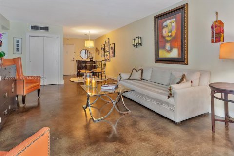 Condominio en venta en Miami Beach, Florida, 1 dormitorio, 77.76 m2 № 2089819 - foto 21