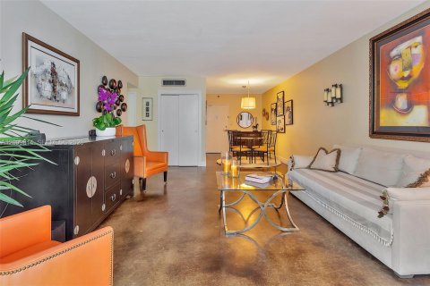Condominio en venta en Miami Beach, Florida, 1 dormitorio, 77.76 m2 № 2089819 - foto 20