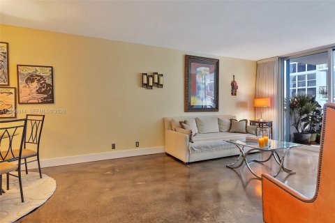 Condominio en venta en Miami Beach, Florida, 1 dormitorio, 77.76 m2 № 2089819 - foto 15