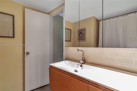 Condominio en venta en Miami Beach, Florida, 1 dormitorio, 77.76 m2 № 2089819 - foto 26