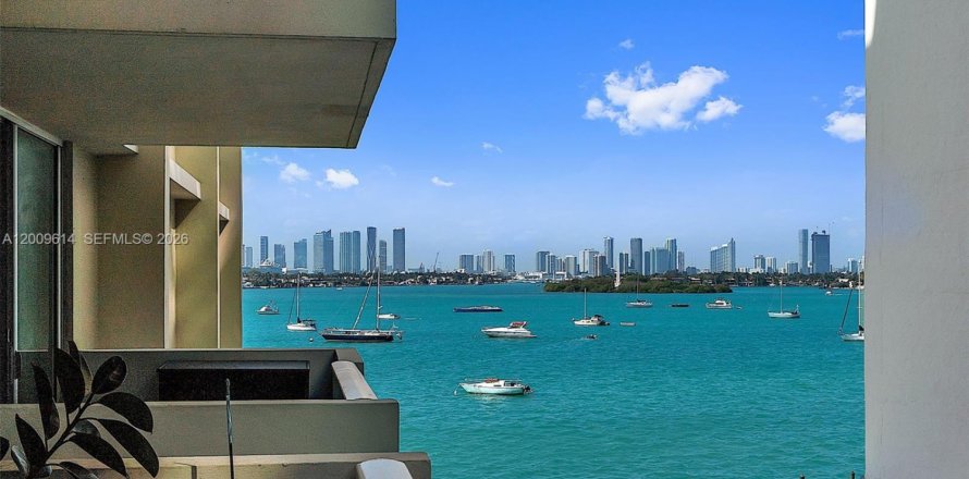 Condominio en Miami Beach, Florida, 1 dormitorio  № 2089819