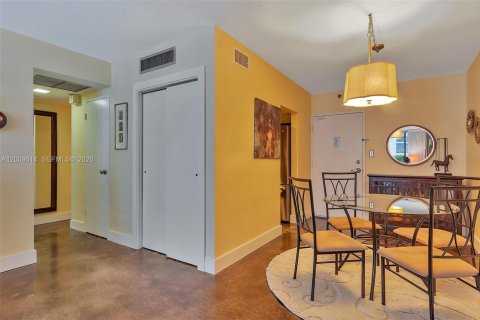 Condominio en venta en Miami Beach, Florida, 1 dormitorio, 77.76 m2 № 2089819 - foto 12