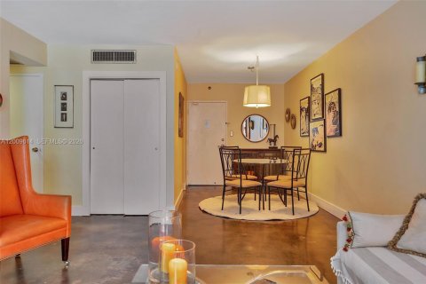 Condominio en venta en Miami Beach, Florida, 1 dormitorio, 77.76 m2 № 2089819 - foto 22