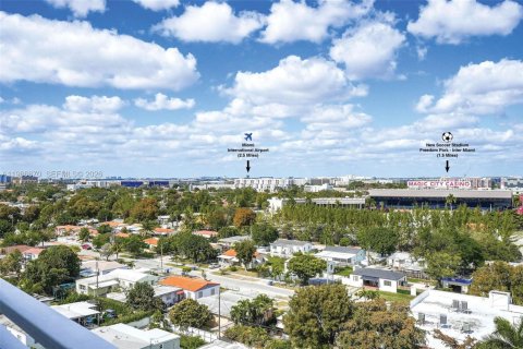 Condo in Miami, Florida, 2 bedrooms  № 2029061 - photo 9