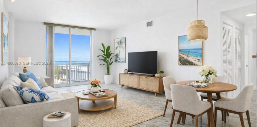 Condo in Miami, Florida, 2 bedrooms  № 2029061