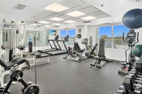 Condo in Miami, Florida, 2 bedrooms  № 2029061 - photo 12