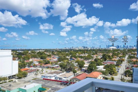 Condo in Miami, Florida, 2 bedrooms  № 2029061 - photo 8