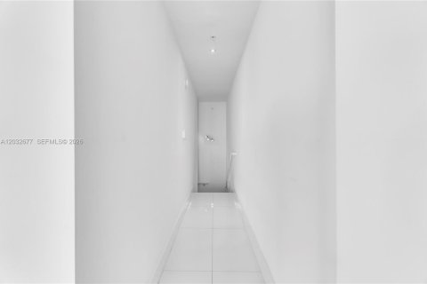 Condo in Sunny Isles Beach, Florida, 2 bedrooms № 2188274 - photo 22