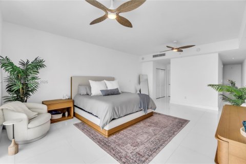 Condo in Sunny Isles Beach, Florida, 2 bedrooms № 2188274 - photo 26