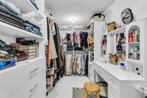 Condo in Sunny Isles Beach, Florida, 2 bedrooms № 2188274 - photo 27