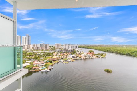 Condo in Sunny Isles Beach, Florida, 2 bedrooms № 2188274 - photo 25
