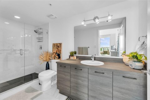 Condo in Sunny Isles Beach, Florida, 2 bedrooms № 2188274 - photo 21