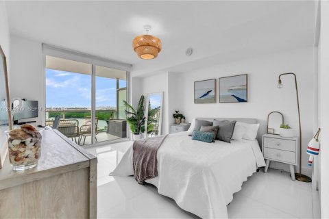 Condo in Sunny Isles Beach, Florida, 2 bedrooms № 2188274 - photo 19