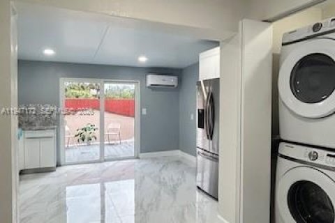 Touwnhouse à louer à Hialeah, Floride: 2 chambres, 80.55 m2 № 2003295 - photo 7