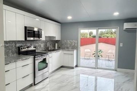 Touwnhouse à louer à Hialeah, Floride: 2 chambres, 80.55 m2 № 2003295 - photo 6