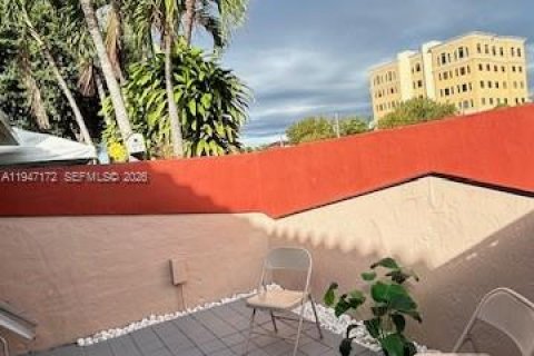 Touwnhouse à louer à Hialeah, Floride: 2 chambres, 80.55 m2 № 2003295 - photo 4