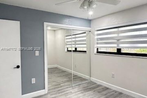 Touwnhouse à louer à Hialeah, Floride: 2 chambres, 80.55 m2 № 2003295 - photo 10