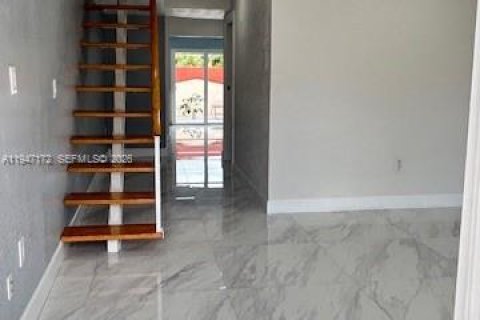 Touwnhouse à louer à Hialeah, Floride: 2 chambres, 80.55 m2 № 2003295 - photo 2